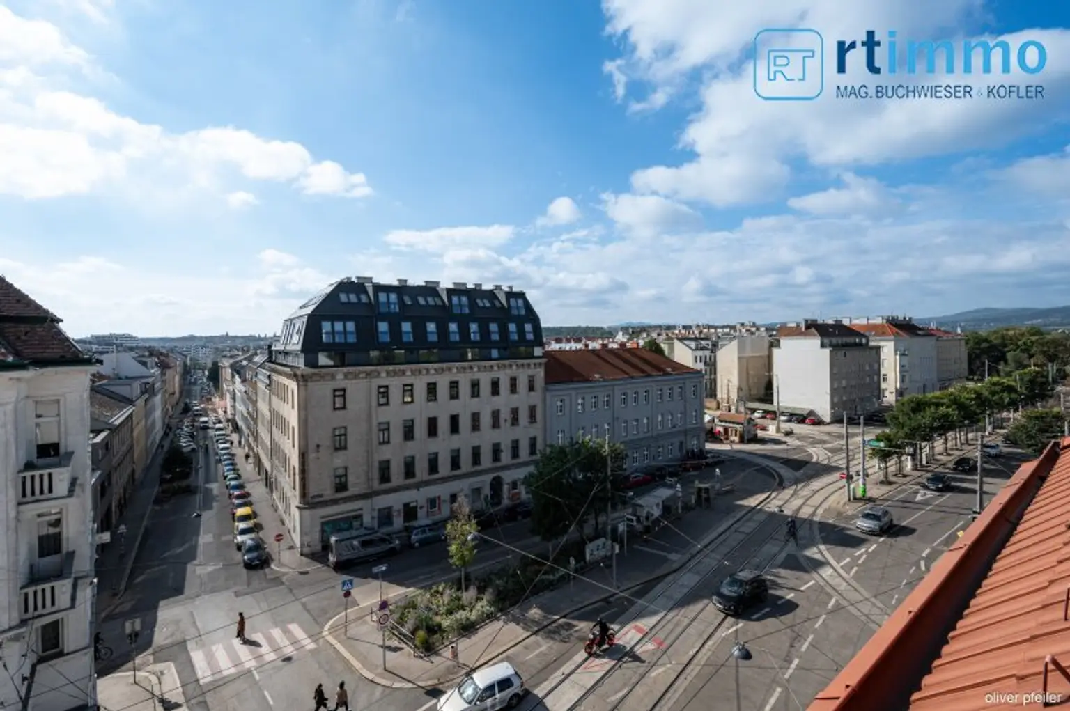 WOHLFÜHLWOHNUNG 3-ZIMMER DACHGESCHOSSWOHNUNG MIT KLIMAANLAGE und kleiner Terrasse