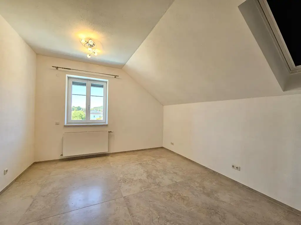 Modern sanierte Wohneinheit im 1. OG in Saxen zu mieten
