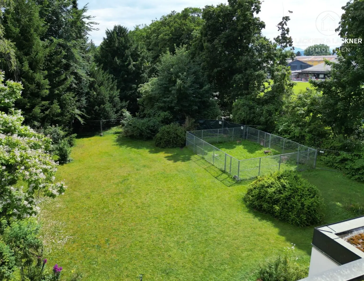 TOP Villa mit großem Grund - LKH Villengegend und Nähe der Klagenfurter Innenstadt