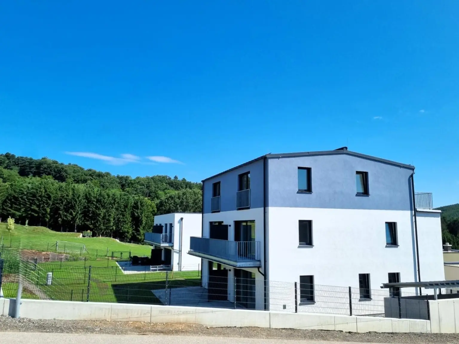 MAISONETTE-NEUBAUWOHNUNG IN SONNIGER RUHELAGE