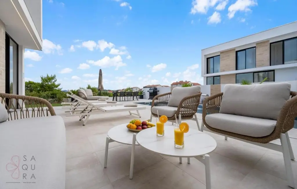 Elegante Villa in Tribunj – Mediterranes Leben mit Investitionswert