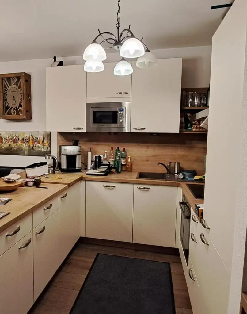 Provisionsfreie helle 3 Zimmerwohnung mit Kaufoption, inkl. kleinem Garten, Terrasse und PKW-Platz;