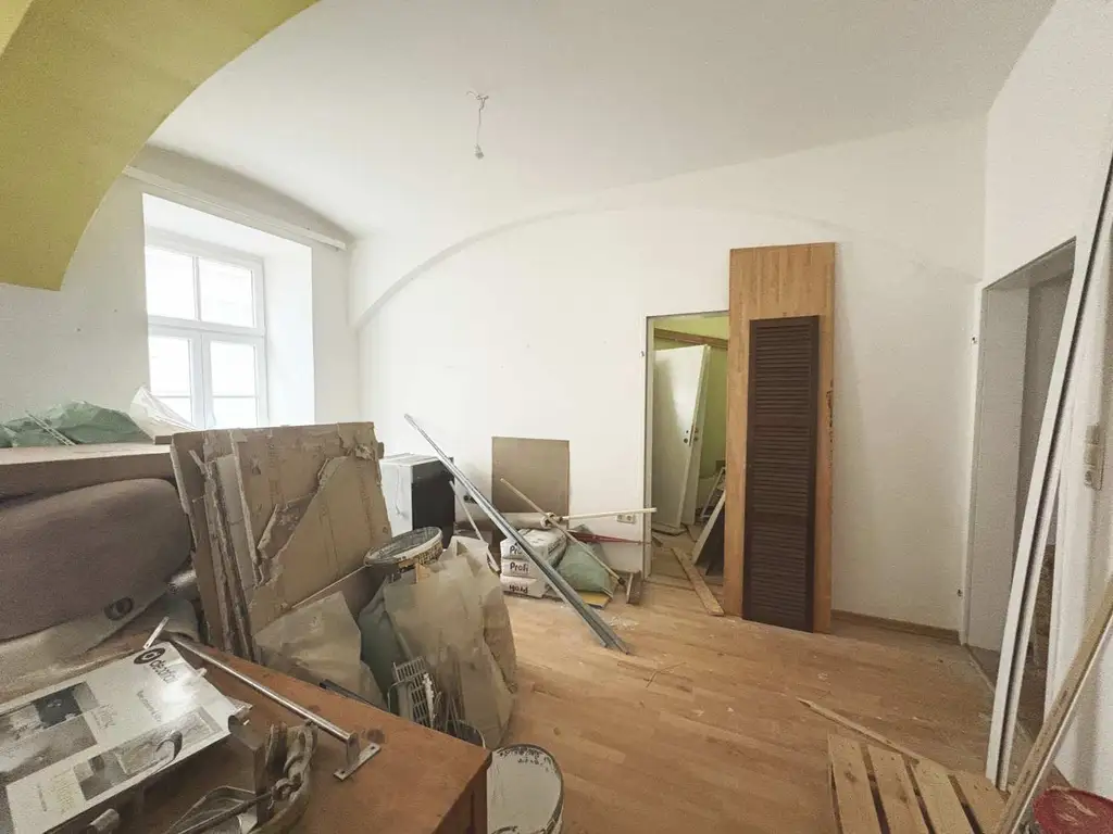 Top Lage und Potential - 
sanierungsbedürftige 2 Zimmer Wohnung nahe altes AKH