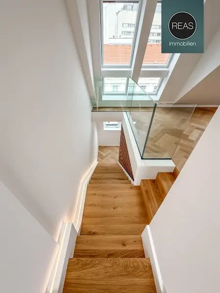 Elevate 1090 – Erstbezug: Dachgeschoss - Maisonette Wohnung (klimatisiert) mit großer Dachterrasse nahe U6 Alser Straße, AKH!