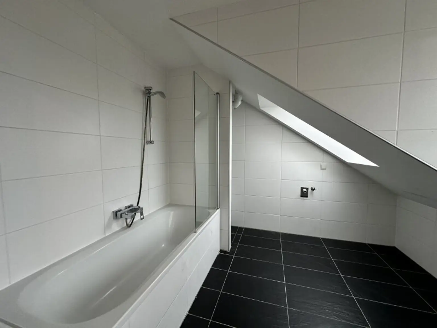 Maisonette mit 3 Zimmer + Galerie und Dachterrasse in 1070 Wien