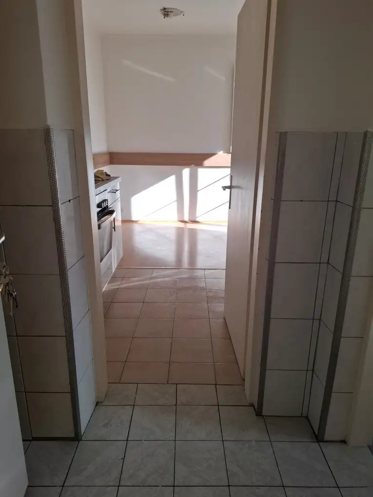 Zentrumsnahe 2-Zimmer-Wohnung mit Küchenblock im Hochparterre eines Wohnhauses in Bruck/Mur zu mieten !