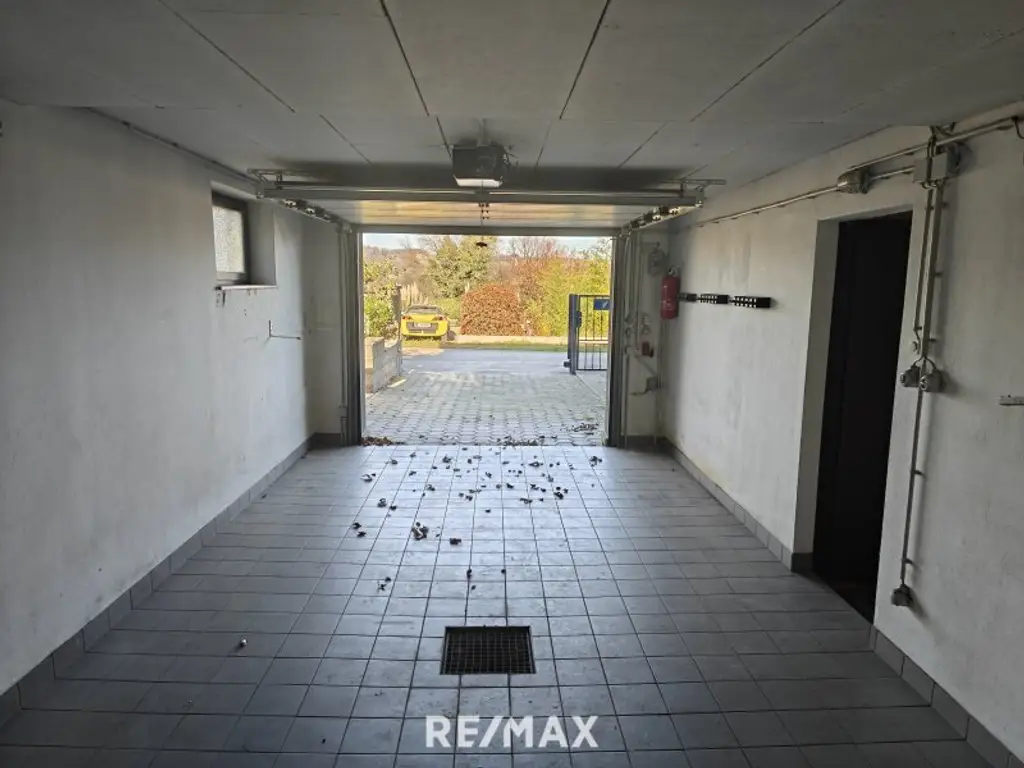 ca. 160m² NFL | Einfamilienhaus im Grünen | große Garage & Keller | Renovierungsbedarf