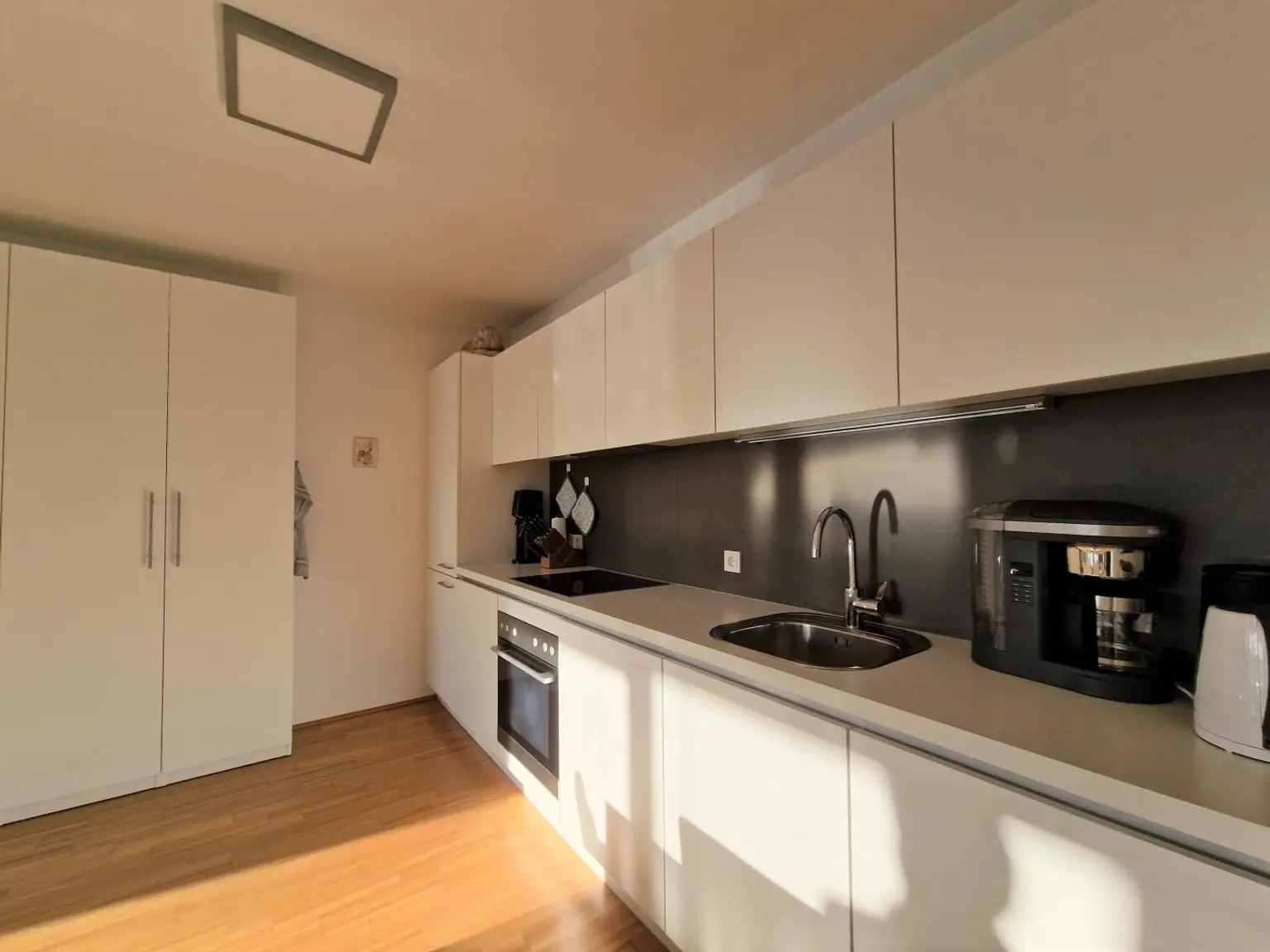 Moderne, westseitige DG-Terrassenwohnung - Nähe U4 und 5.Bezirk