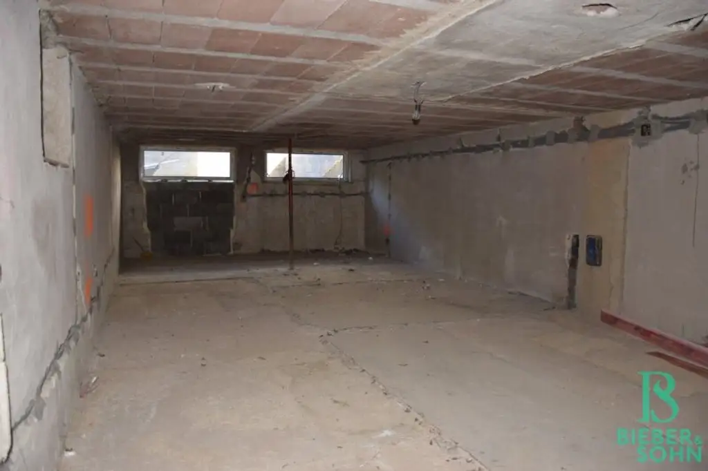 Großzügiges, sonniges Einfamilienhaus mit 80m² Dachterrasse