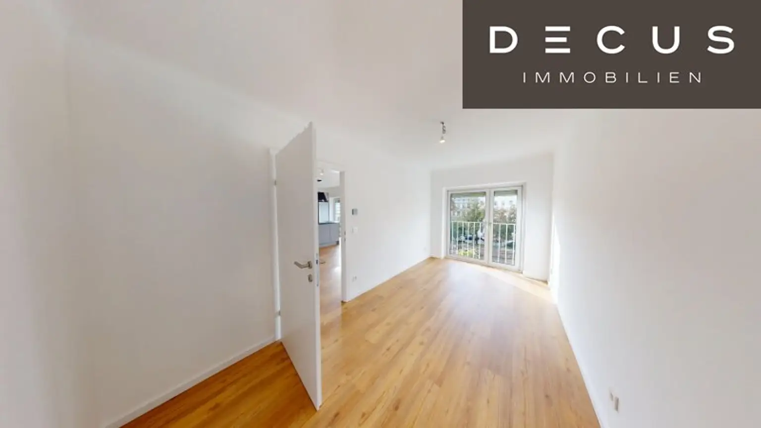 | STILVOLLE NEUBAUWOHNUNG IM 4.STOCK | ERSTBEZUG NACH SANIERUNG | AB DEZEMBER