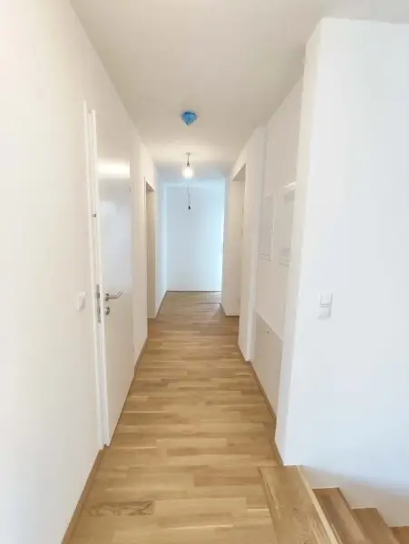 DACHGESCHOß-4-Zimmer-ERSTBEZUG mit Terrasse und privatem Liftzugang! Top 1/40