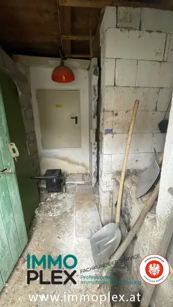 Einfamilienhaus in Ruhelage mit Schuppen und 4 Zimmer auf großem Grundstück, sanierungsbedürftig, zu kaufen!