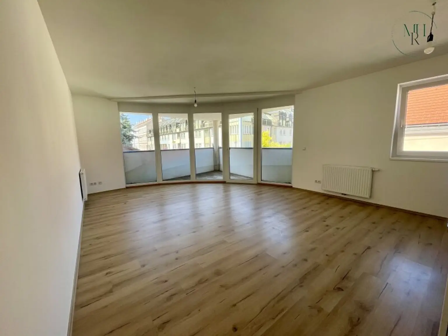 Gepflegte 3-Zimmer Wohnung mit zwei Balkonen und direkte Anbindung an die Innenstadt
