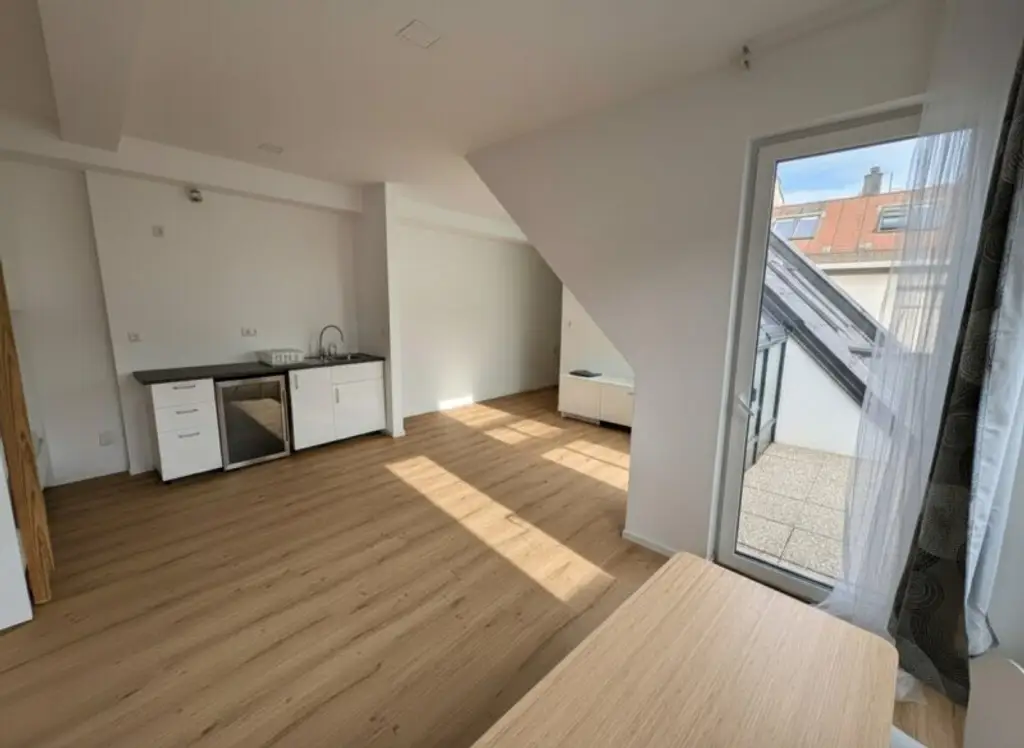 Helle Citywohnung mit Terrasse (Heizkosten inkl.)