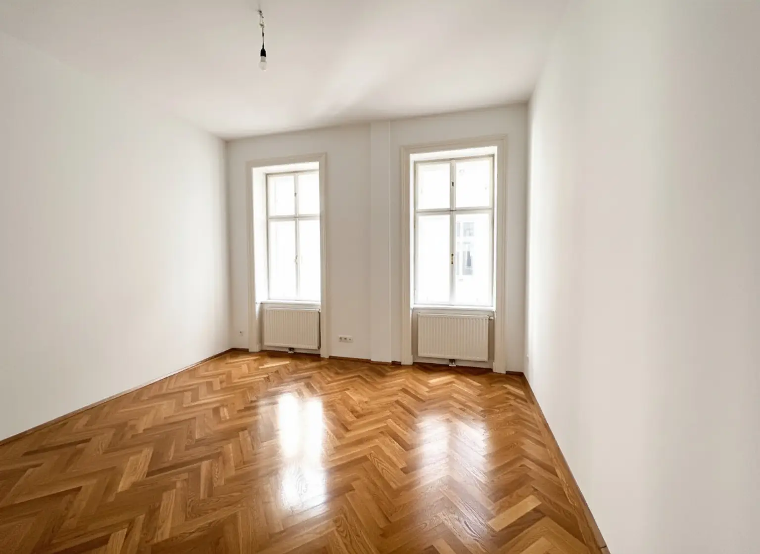 UNBEFRISTET und RENOVIERT: Wohnen in Bestlage in einer 4-Zimmer Altbauwohnung