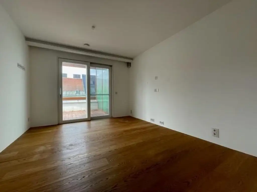 Traumhaftes 2,5-Zimmer-Penthouse mit großer Terrasse - verfügbar ab November 2025