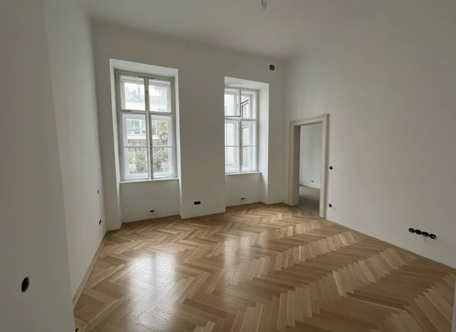 UNBEFRISTET und ERSTBEZUG: Prachtvolle, klimatisierte 4-Zimmer-Wohnung in fantastischer Lage