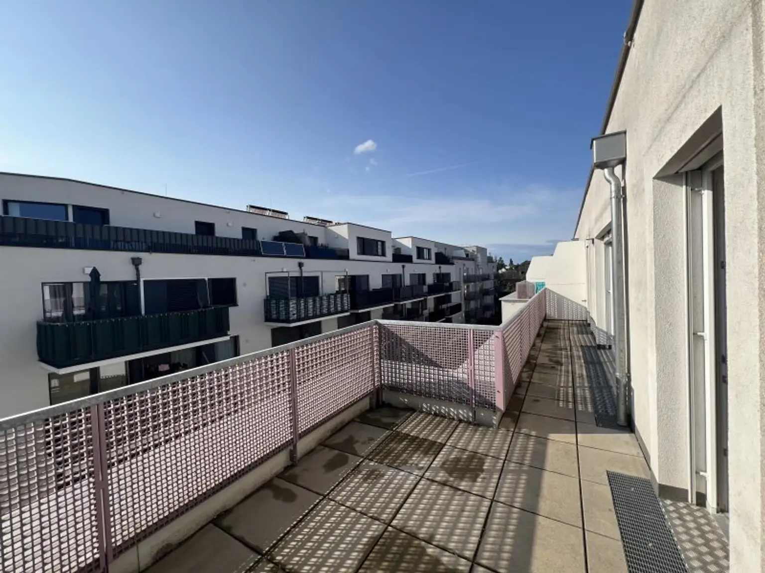 Attraktive 3-Zimmerwohnung mit Kühldecke und Terrasse