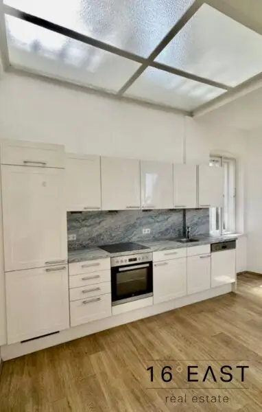 Rarität in Wien: Exklusives Dachgeschoss + Rohdachboden mit Enwicklungspotential + unverbaubarem 360°-Panoramablick über Wien