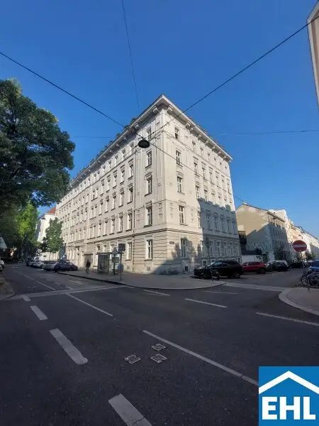 UNBEFRISTET! Großzügige 2,5-Zimmer-Wohnung mit 34m² Dachterrasse in 1050 Wien – Ihr neues Zuhause wartet!