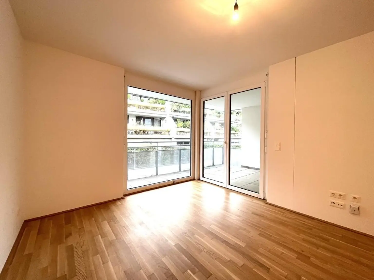 Wunderschöne Neubauwohnung mit 11m² Außenfläche + Nähe U6!! AB DEZEMBER