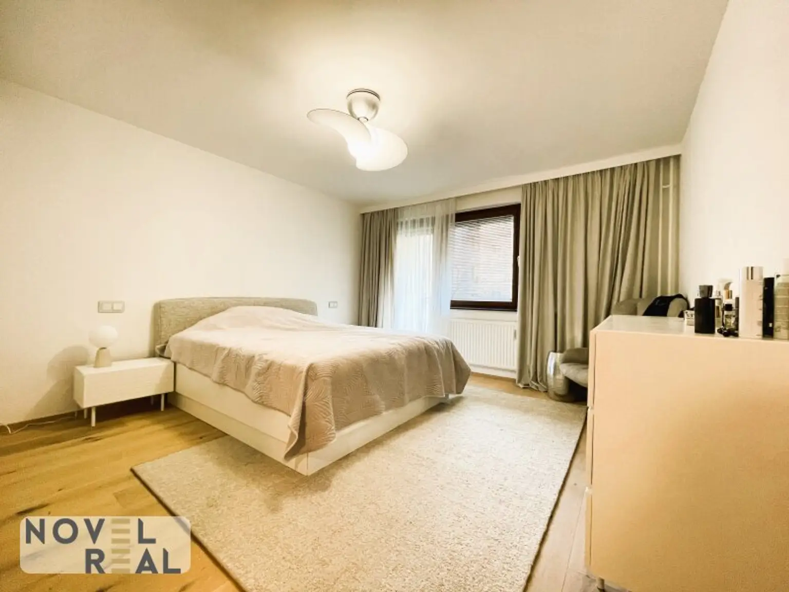Exklusive Wohnung mit hochwertiger Ausstattung und Garage.