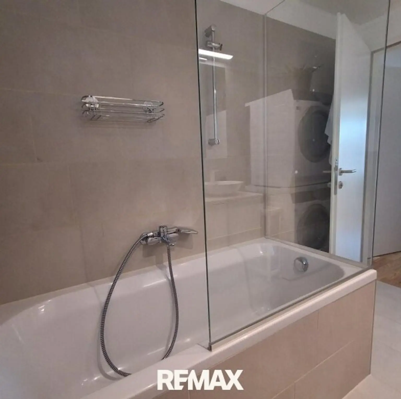 12 Badewanne ETW 1220