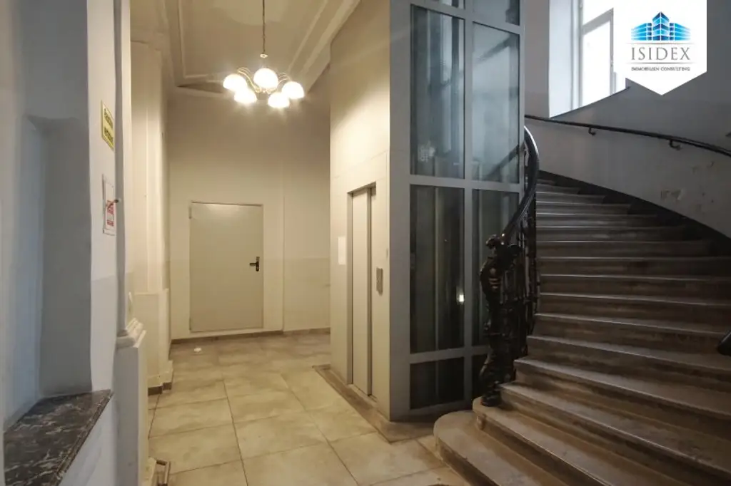 **NEU** Top ausgestattete 3-Zimmer DG-Maisonetten-Wohnung mit großzügiger TERRASSE und SAUNA! Perfekte Lage!!