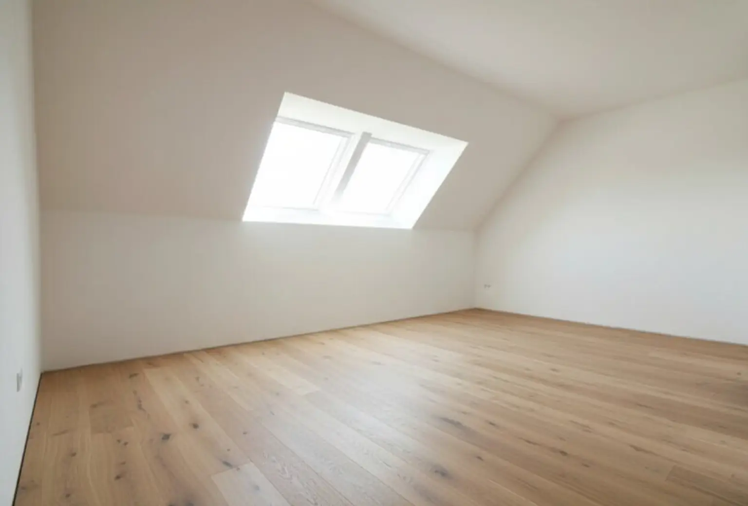 ERSTBEZUG | Familienfreundliches Reihenhaus | 4 Zimmer auf 2 Ebenen mit Terrasse, Balkon & Eigengarten | TOP 4