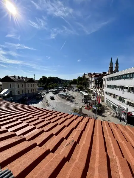 Traumhafte Dachgeschoßwohnung in Klosterneuburg – Erstbezug mit Terrasse!