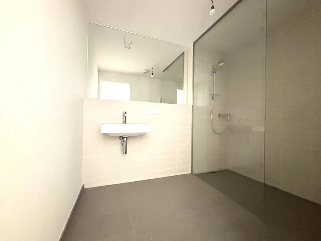 U1 KAGRAN I Moderne Wohnung mit Loggia I Rooftop POOL I FITNESSRAUM I SAUNA