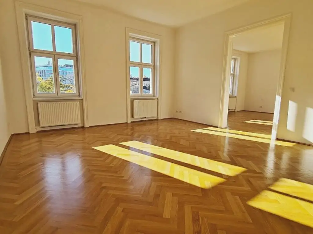 ROCHUSMARKT-NÄHE, sonnige 103 m2 Altbau, 3 Zimmer, WG-geeignet, Küche, Wannenbad, Parketten, Geusaugasse