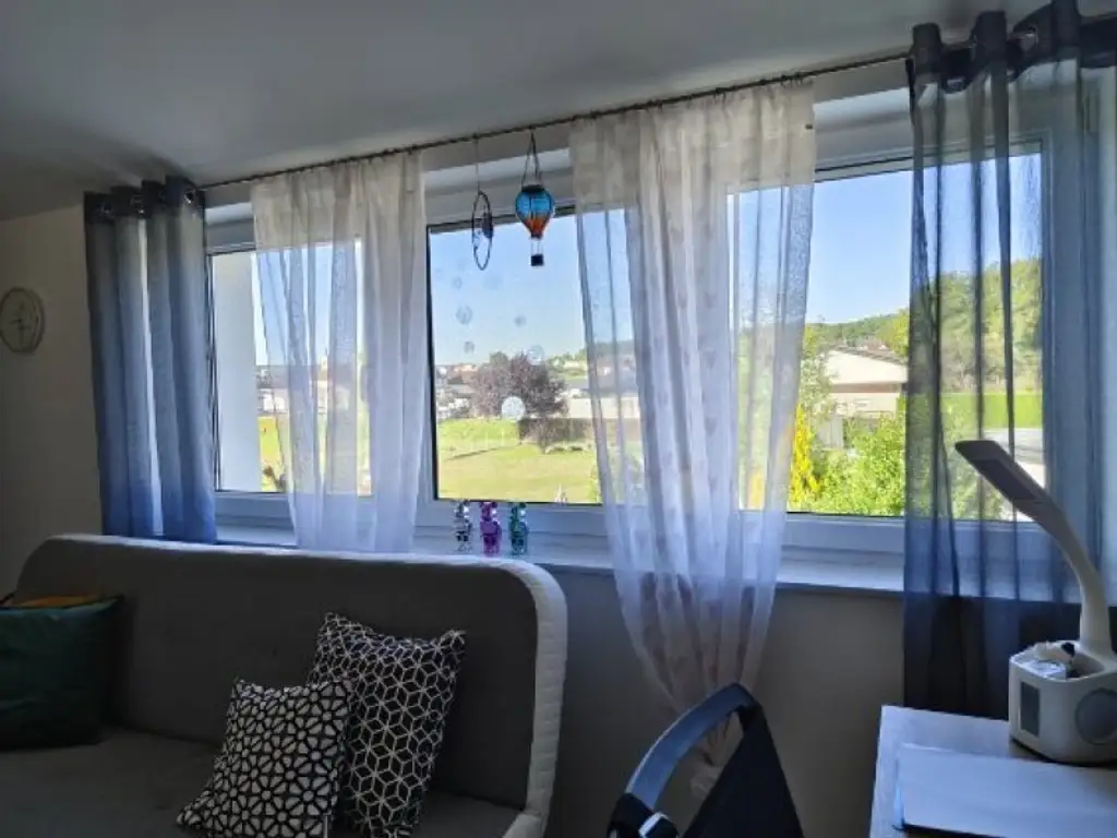 Modernes Wohnhaus  mit angrenzender Café-Bar und 2200m2 Grundstück
