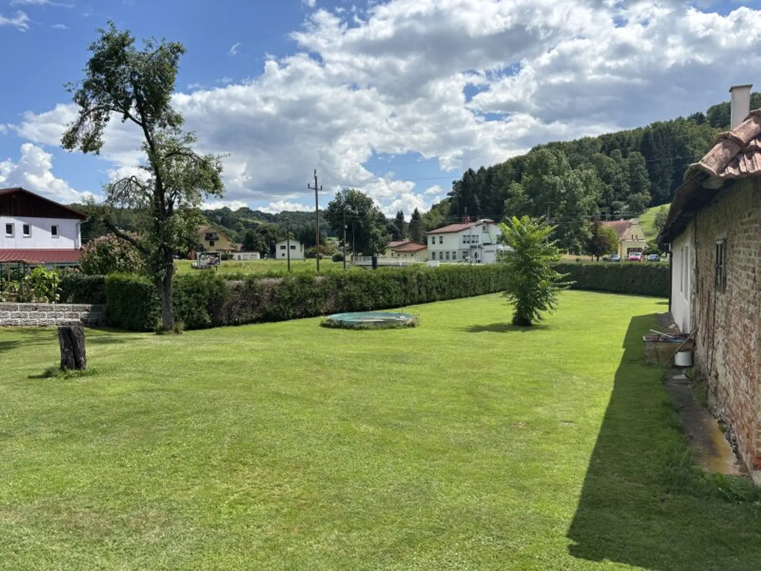 ** GARTENTAGE ** ren.bed. Landhaus mit bezauberndem Grundstück !! Ca. 7.200m 2 Wald inklusive !!