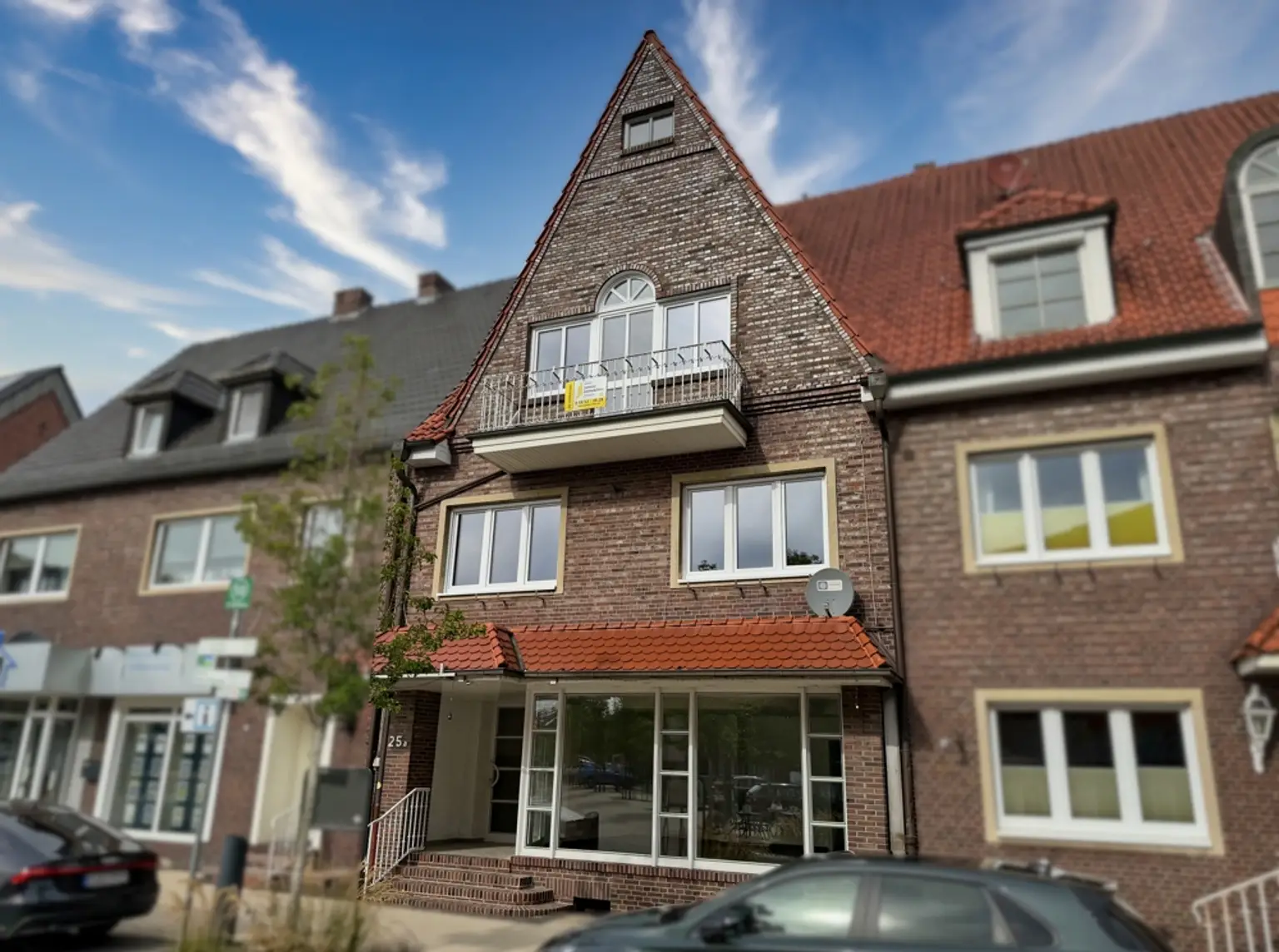 Mitten im Geschehen! Saniertes Wohn- und Geschäftshaus in Zentrumslage!