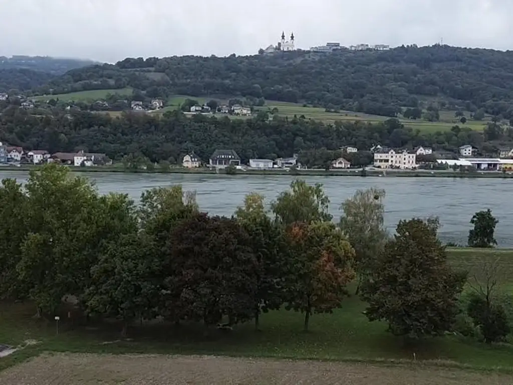 Bürgerliches Einfamilienhaus mit viel Platz, liebenswerten Garten und tollem Ausblick!