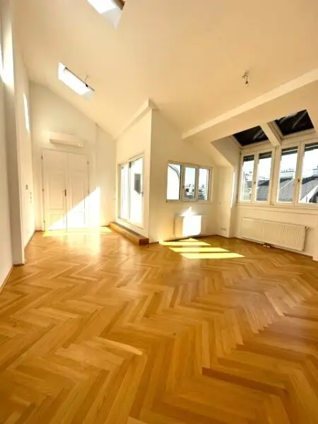 BÖRSE-NÄHE, klimatisiertes 98 m2 Dachgeschoss mit 9 m2 Terrasse, 3 Zimmer, Extraküche, 2 Bäder, Gonzagagasse