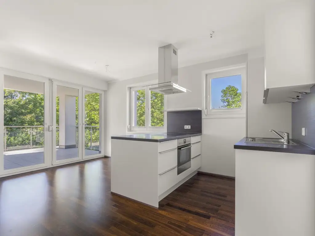Für Anleger und Eigennutzer: Seenahe, moderne Wohnung mit Terrasse