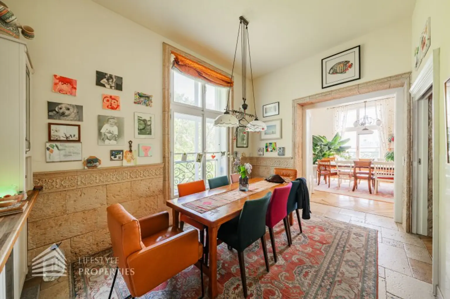 Luxuriöser 14- Zimmer Wohntraum mit Dachterrasse und Pool, Nähe Wilhelminenschloss