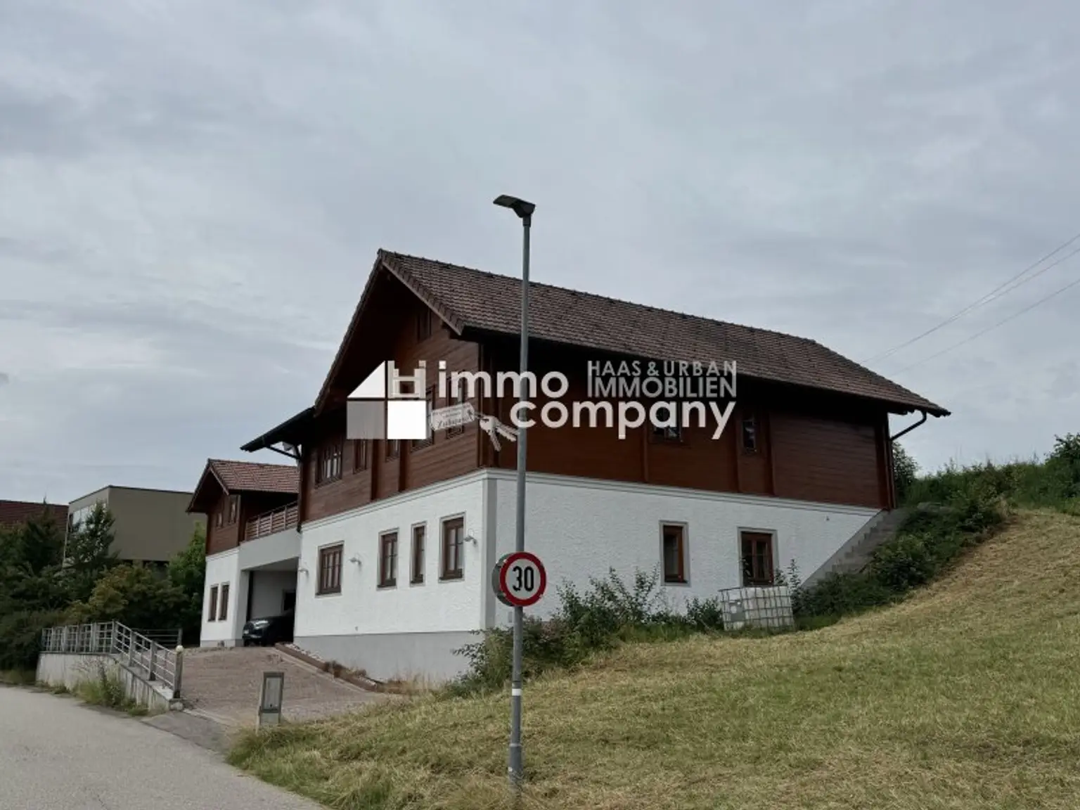 Traumhaftes 300 m² Einfamilienhaus!! inkl. Büro oder Ordinationsräume, top gepflegt!