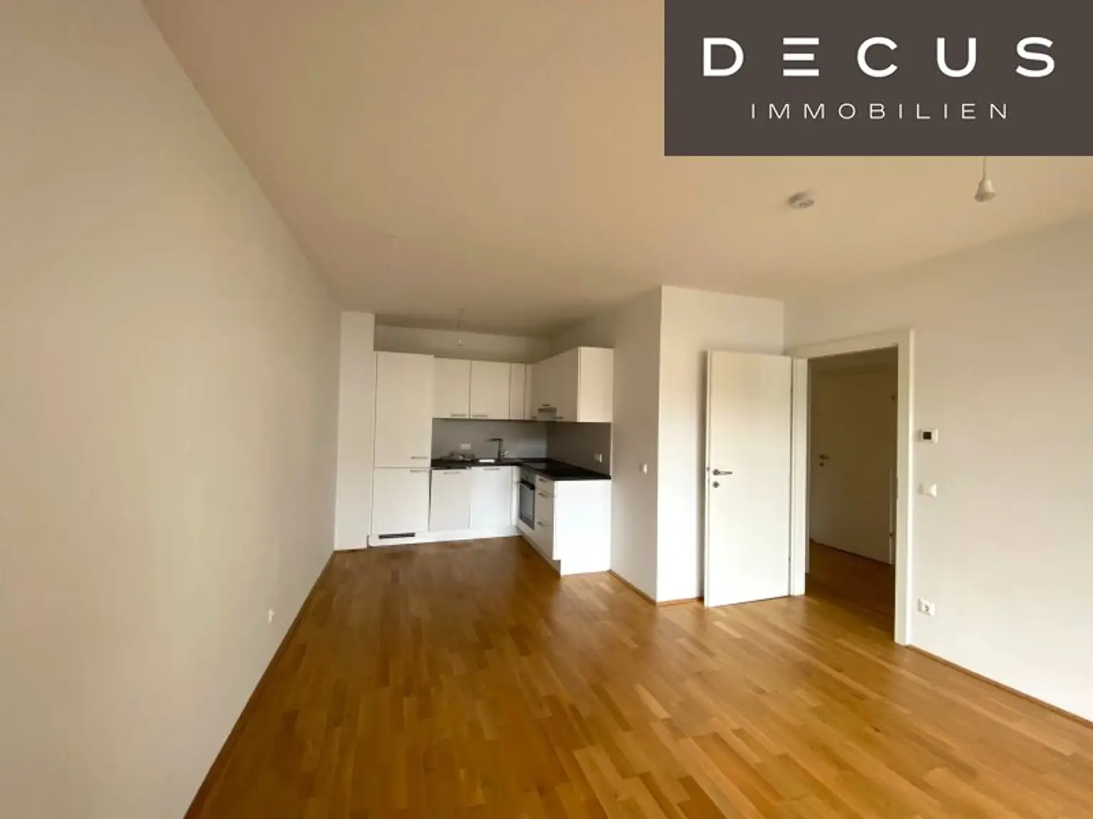 | AB JÄNNER | ALTSTADT | NÄHE RATHAUS | 2 ZIMMER MIT LOGGIA
