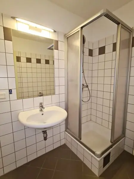SALZTORGASSE, DONAUKANAL-NÄHE, 51 m2 Neubau mit Stehbalkon, 2 Zimmer, Komplettküche, Wannenbad, Parketten, Fernblick
