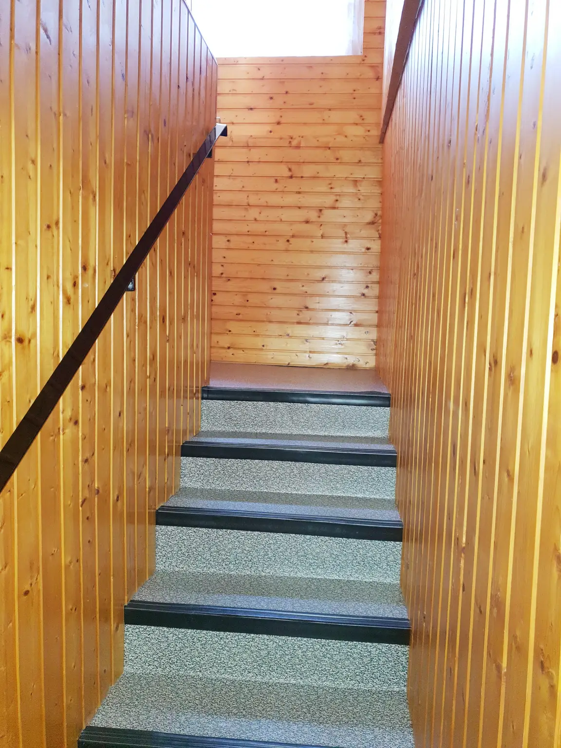 Edler Bungalow mit Swimmingpool zu verkaufen!