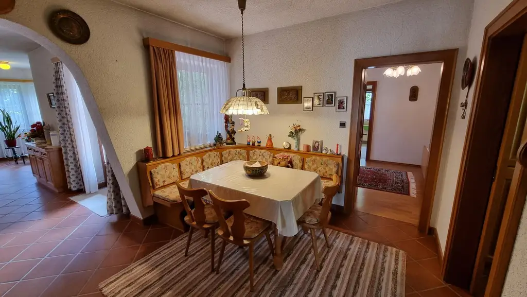 Gepflegter Bungalow mit großem Grundstück in Linsberg
