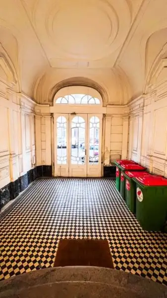 3-ZIMMER-ALTBAU MIT BALKON - SANIERUNGSBEDÜRFTIG IN TOP LAGE!