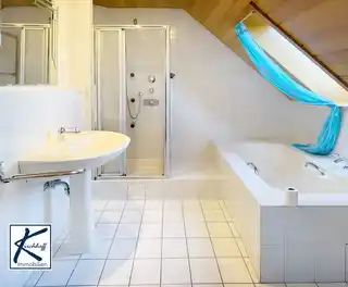 Bad DG Hauptwohnung_1