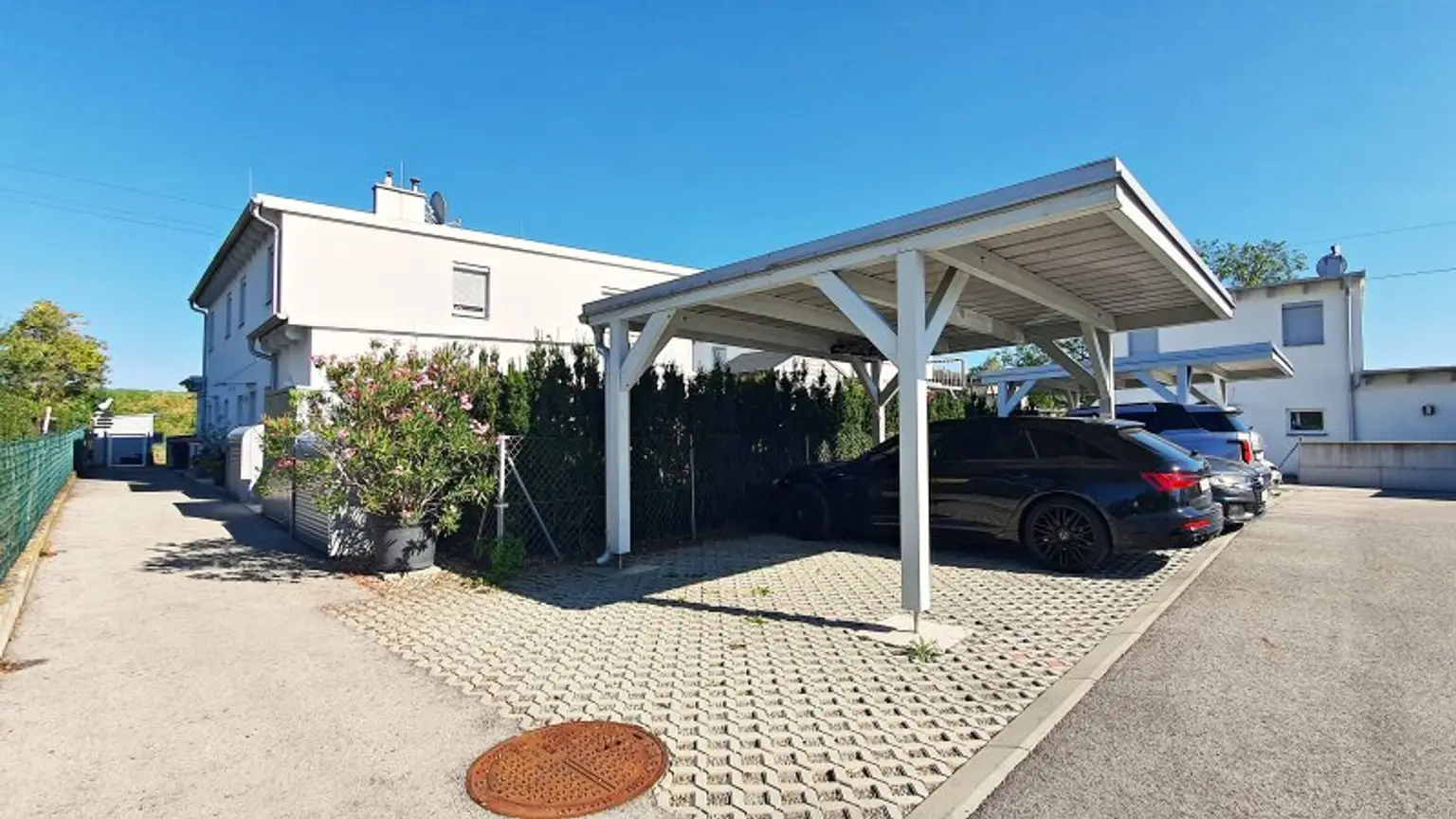 1 Carport und 1 Stellplatz inkludiert