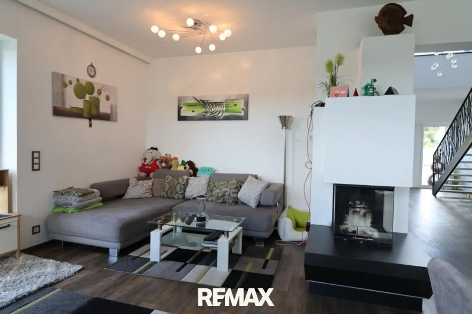 Wohnbereich mit Kamin EG