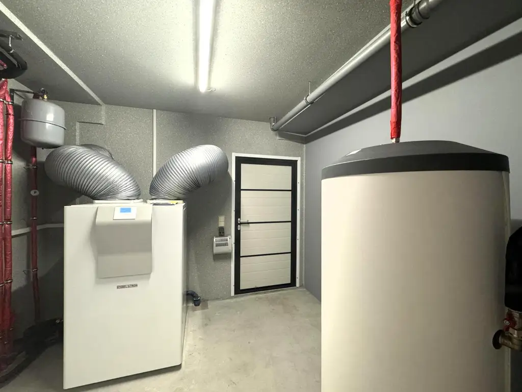 Modernes Einfamilienhaus mit Garage, provisionsfrei für den Käufer // Modern Detached House with Garage, Commission free for the Buyer //