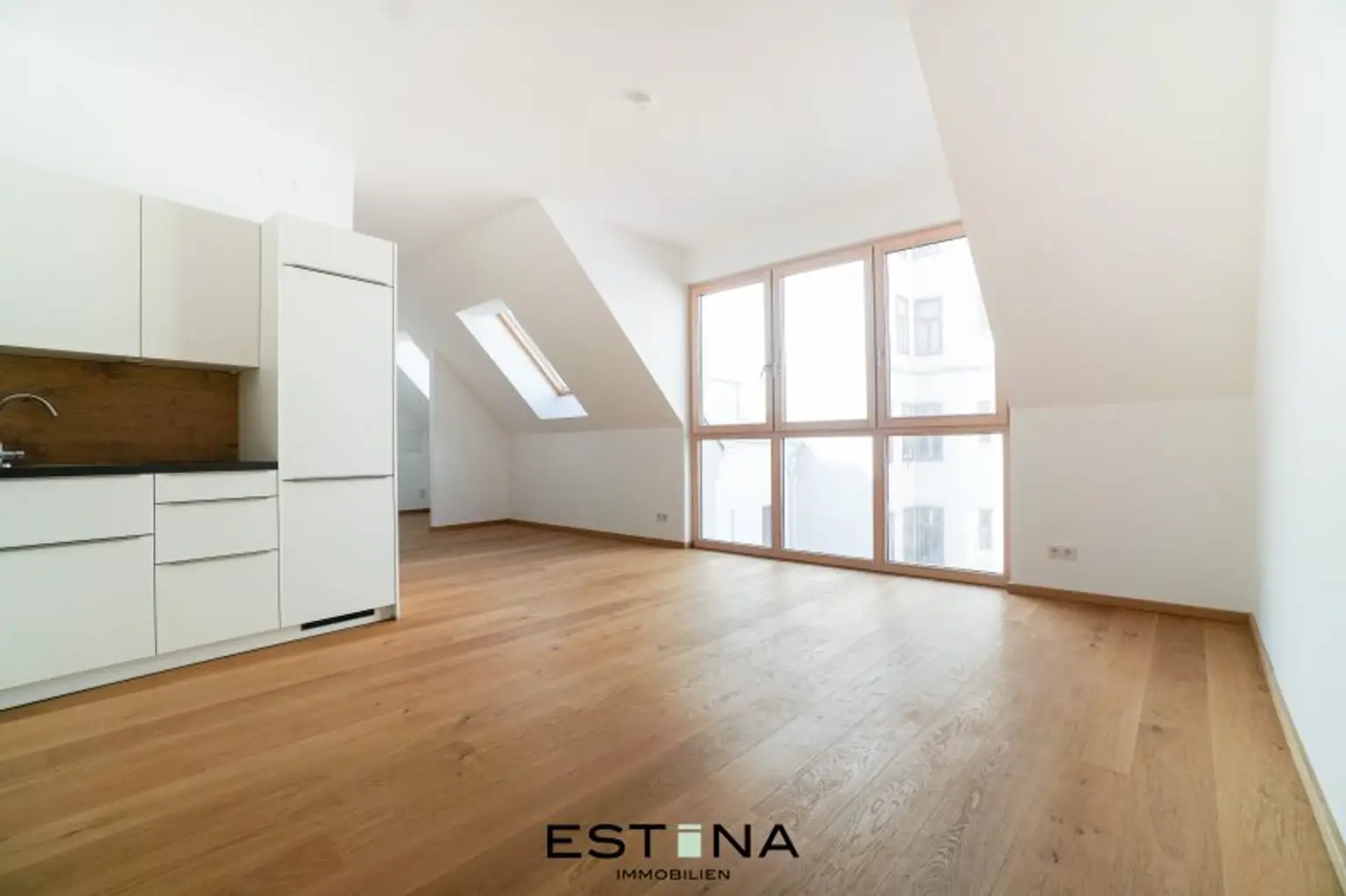 Lichtdurchflutete Dachgeschoss-Maisonette mit großzügiger Dachterrasse - Nahe U4 Pilgramgasse